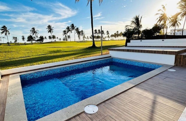 casa con alberca en campo de golf by Gpsrentas