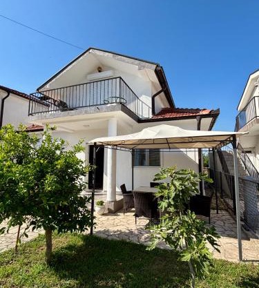 Hida Ile apartments