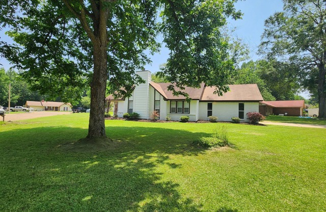Hidden Gem Newly renovated 3 bedroom 2 bath home. Relax and enjoy your stay.