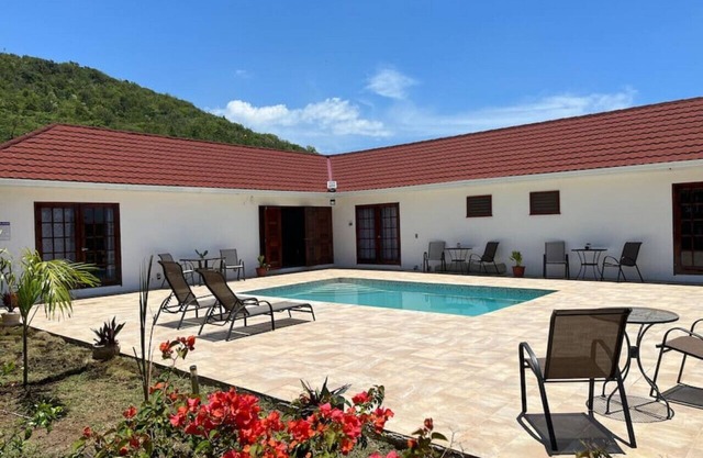 Hidden Treasure, Ocean View Villa w/ private pool.