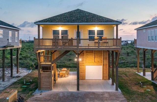 ¡Nuevo! Hermosa Casa de Playa Aislada!