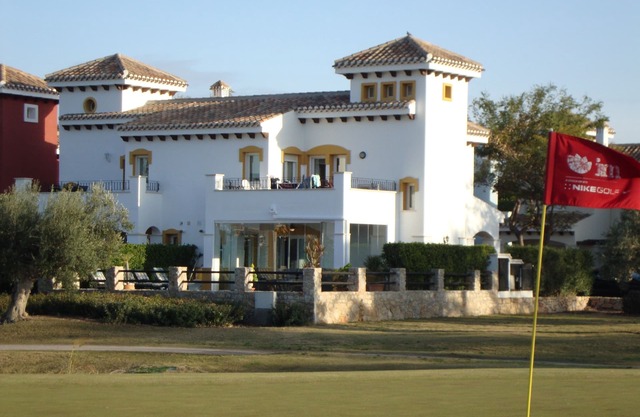 Alto nivel 2 dormitorios con piscina 6x3m y Gran Golf Vistas