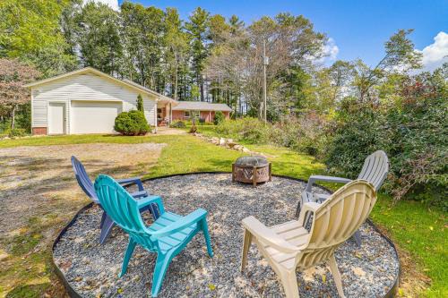 Hike and Leaf Peep! Peaceful Home in Laurel Springs