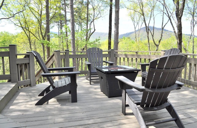 Hillside Manor - Luxury Hot Tub + Fireplace + Pool Table + & Wet Bar