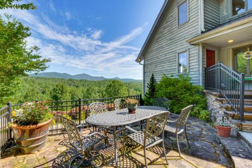 Hilltop Home with Panoramic Forest and Mountain Views!