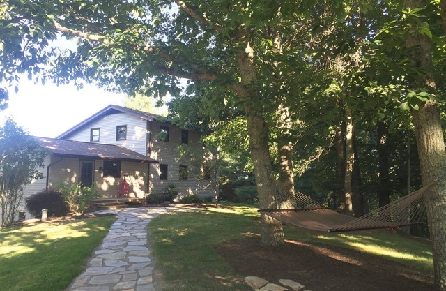 Hilltop House en 15 acres a solo 15 minutos de Virginia Tech y Radford!