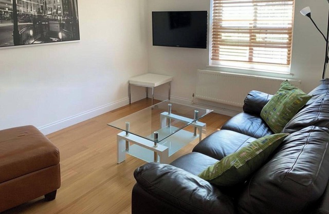 London Retreat at Hindsley's Place