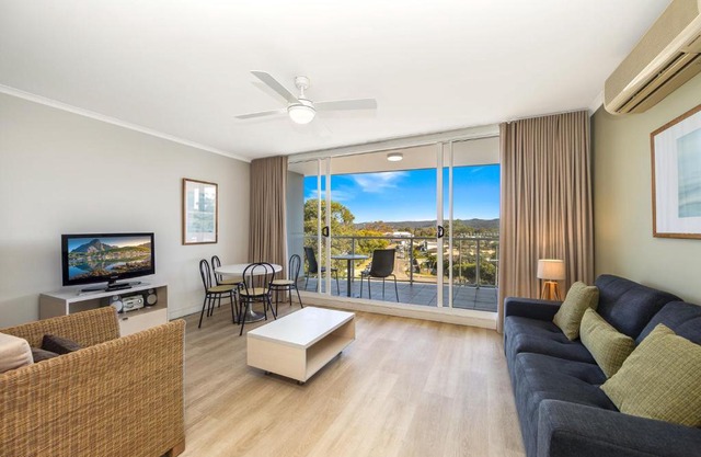 Hinterland Luxury - 1 Bedroom Hinterland View Apt