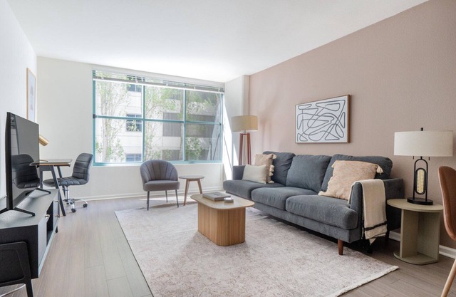 Hip South Beach 1BR w/ Pool, Gym & Lounge, nr Dining, by Blueground