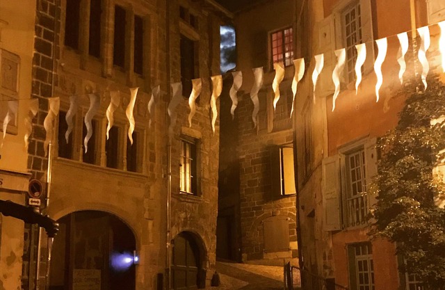 Distrito Histórico de Puy- Festival de las Luces Festival de 2 a 15 personas