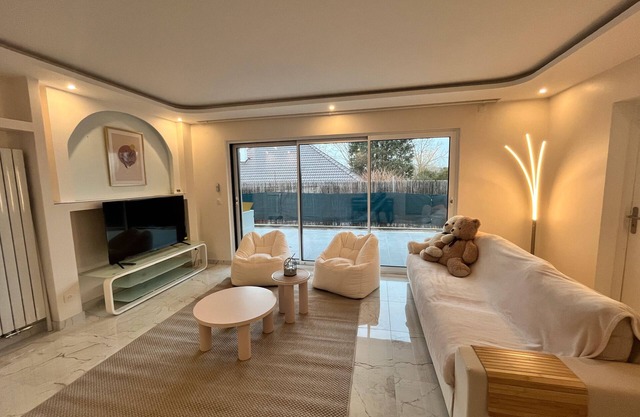 Casa de vacaciones 'Standing, 4 Suites Avec Sdb' con vistas a la montaña y Wi-Fi