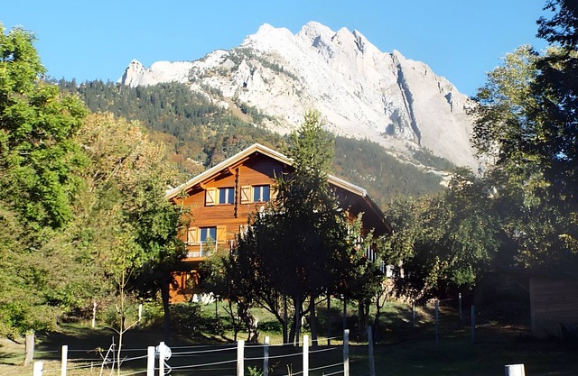 Casa de vacaciones 'Gite Du Barnabas Relais' con vistas a la montaña, terraza privada y Wi-Fi