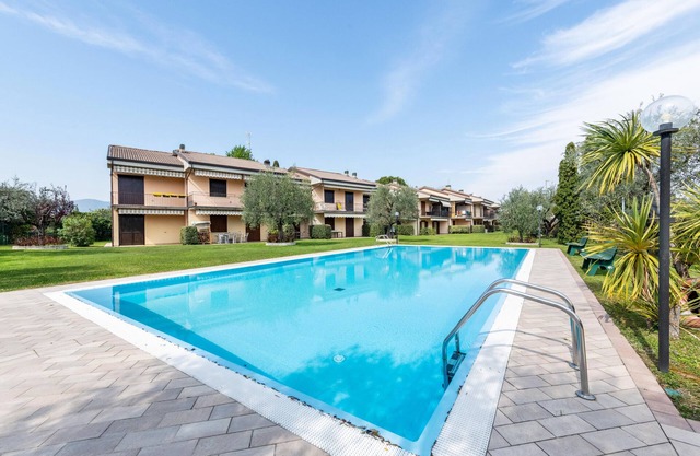 Apartamento vacacional "Colibri" con piscina compartida