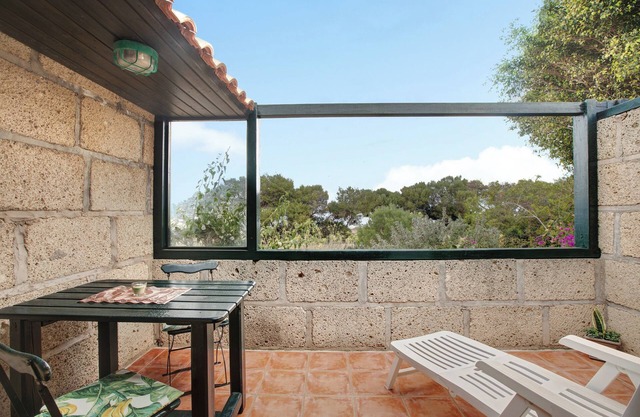 Apartamento vacacional 'Casa Inti' con vistas al mar, terraza y jardín compartido