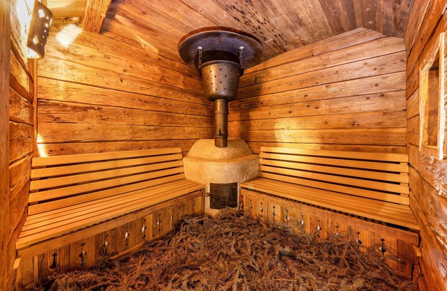 Apartamento vacacional 'Naturoase Stegerhof Margerite' con vistas a la montaña, piscina comunitaria y sauna