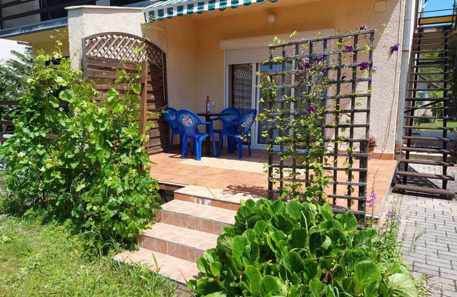 Apartamento vacacional 300 m del lago Balatón