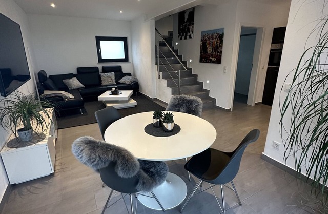 Apartamento vacacional "Alte Scheune Drolshagen" con terraza privada, jardín compartido y Wi-Fi