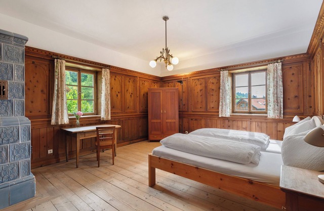 Apartamento vacacional 'Ansitz Baumannhof Erker Suite' con vistas a la montaña, jardín comunitario y Wi-Fi