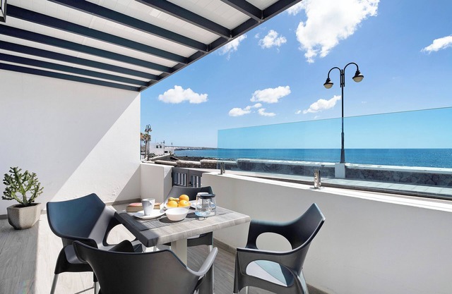 Apartamento vacacional "Callao Beach 3" con vistas al mar, terraza y Wi-Fi