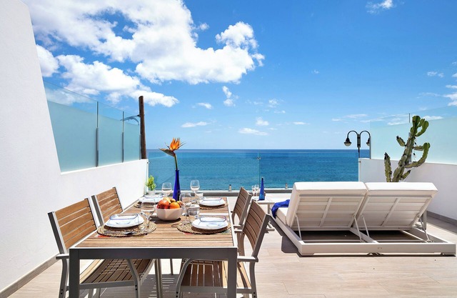 Apartamento vacacional "Callao Beach 6" con vistas al mar, terraza y Wi-Fi