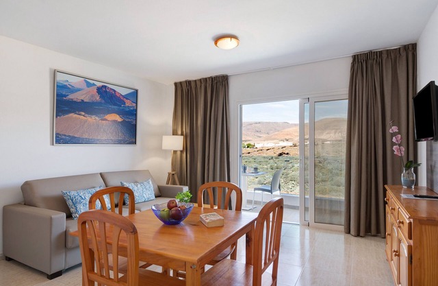 Apartamento vacacional "Callao Beach 9" con vistas a la montaña y Wi-Fi