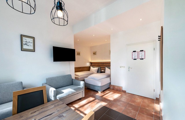 Apartamento vacacional 'Fewo E2' con jardín comunitario y WLAN