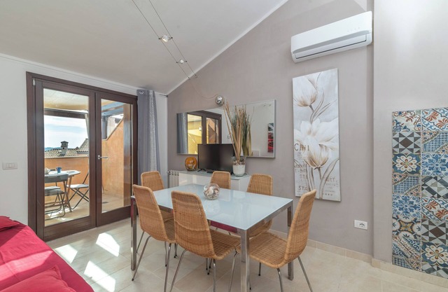Apartamento vacacional "C 306 Attico Puntavilla Mare" con vistas al mar
