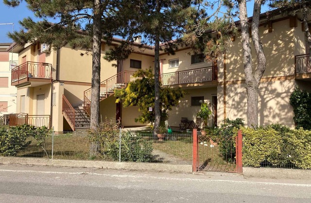 Apartamento vacacional con aire acondicionado y balcón