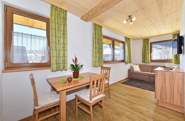 Apartamento "Joselehof Enzian" con vistas a la montaña, Wi-Fi y jardín