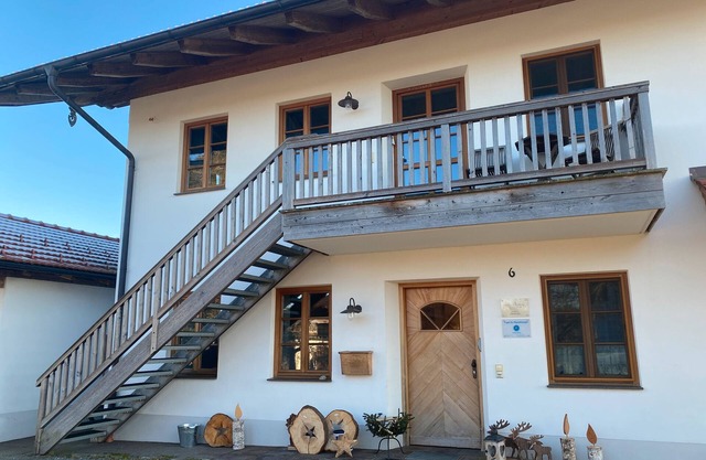Apartamento vacacional 'Landnest' con vistas a la montaña, balcón y Wi-Fi