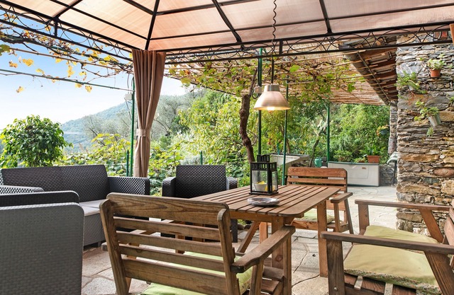 Apartamento vacacional "Le Cicale a Due Passi dal Mare" con jardín compartido