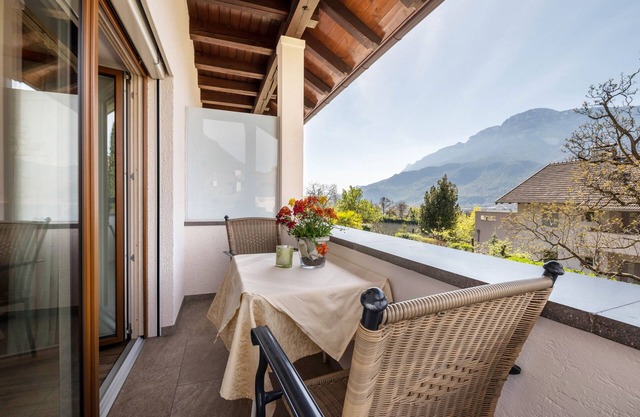 Apartamento vacacional "Rosengarten B" con vistas a la montaña, terraza privada y Wi-Fi