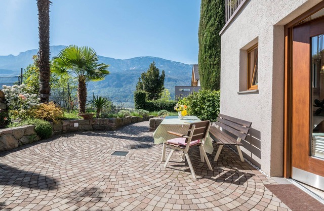 Apartamento vacacional "Rosengarten A" con vistas a la montaña, terraza privada y Wi-Fi