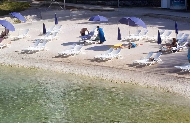 Apartamento vacacional con terraza y vista al mar