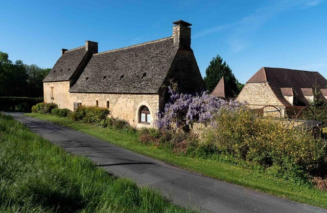 Bonita casa de vacaciones en Nouvelle-Aquitaine con piscina cubierta