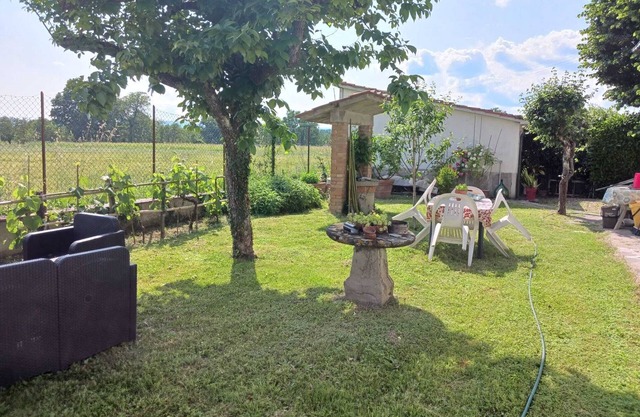 Casa de vacaciones 'Relax en Campagna - Circuito de Mugello' con vistas a la montaña y piscina