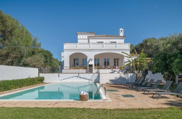 Casa de vacaciones 'Albatros' con piscina privada, Wi-Fi y aire acondicionado