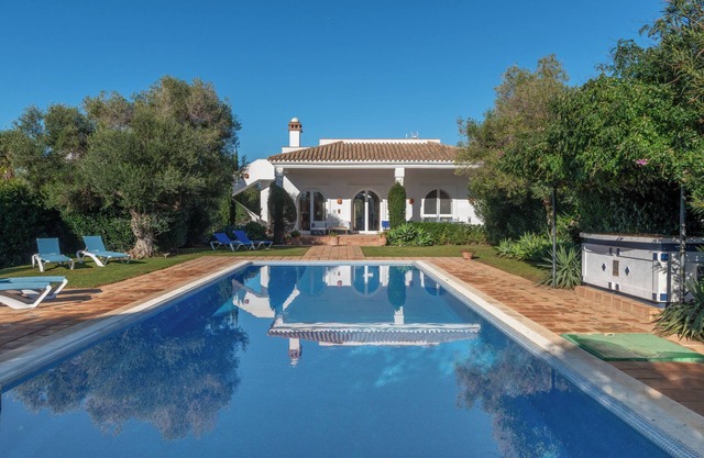 Casa de vacaciones 'Iris' con piscina privada, Wi-Fi y aire acondicionado