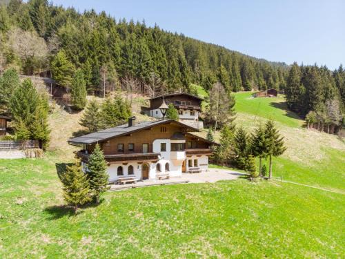 Holiday Home Berghaus by Interhome
