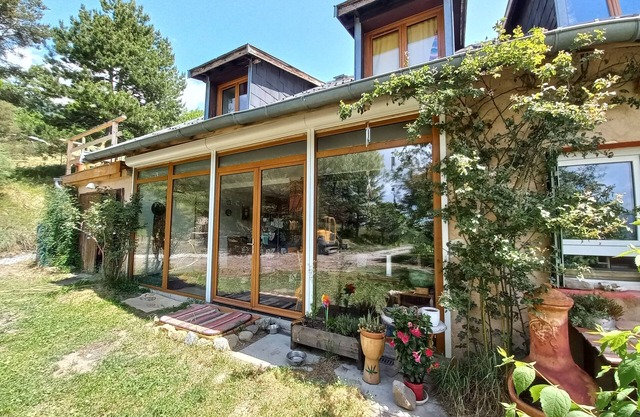 Casa de vacaciones "Charmante Maison Familliale Lac" con vistas al lago y jardín privado