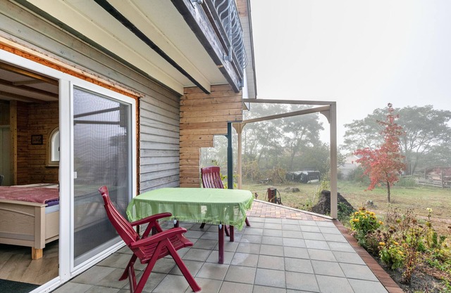 Casa de vacaciones 'Erdgeschoss' con terraza privado, jardín y Wi-Fi