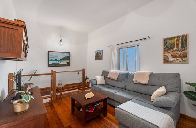 Casa de vacaciones 'Casa Mary Valverde' con vistas al mar, terraza privada y Wi-Fi