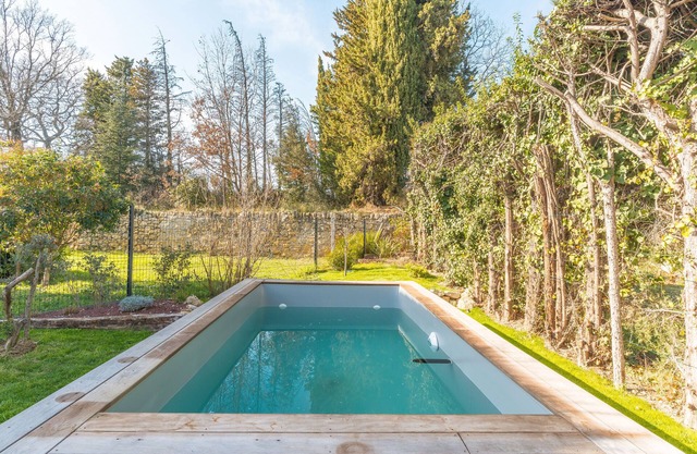 Casa de vacaciones 'Gîte Avec Piscine' con piscina privada, Wi-Fi y aire acondicionado