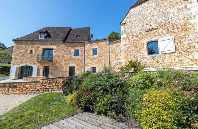 Casa de vacaciones 'Gite Les Hauts De L'ouysse' con piscina privada, Wi-Fi y aire acondicionado