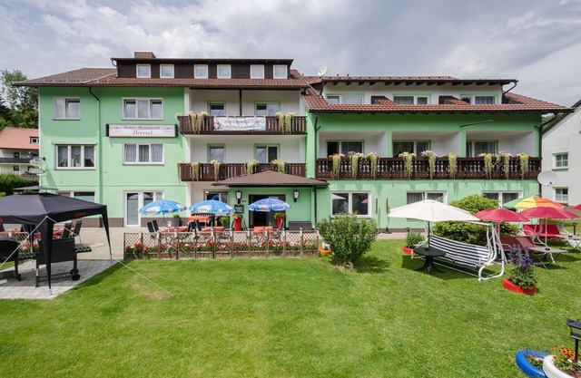 Casa de vacaciones 'Gruppenferienhaus Dressel' con vistas a la montaña, terraza compartida y Wi-Fi