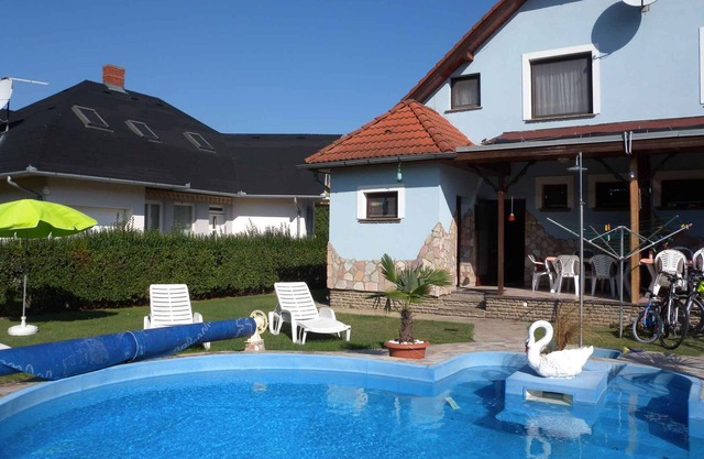Casa vacacional con piscina climatizada y de la playa