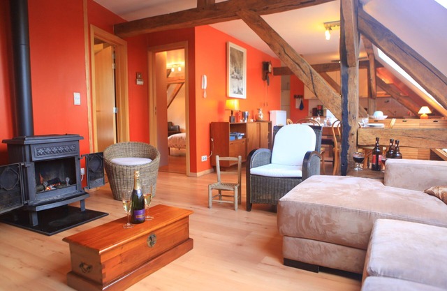Casa de vacaciones en CHIMAY, barbacoa, JACUZZI, 4 dormitorios, 8 personas, naturaleza