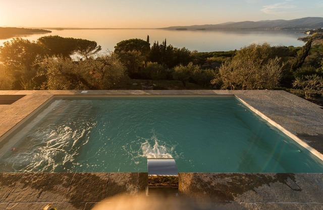 Casa en Magione con Vista al Lago y Piscina