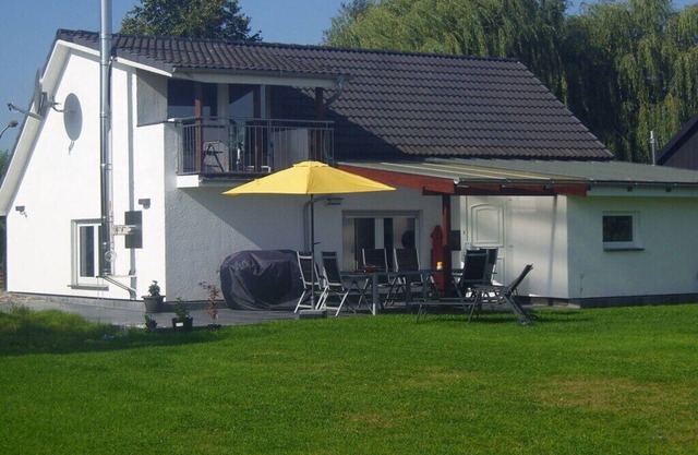Casa de vacaciones en Kudensee con piscina