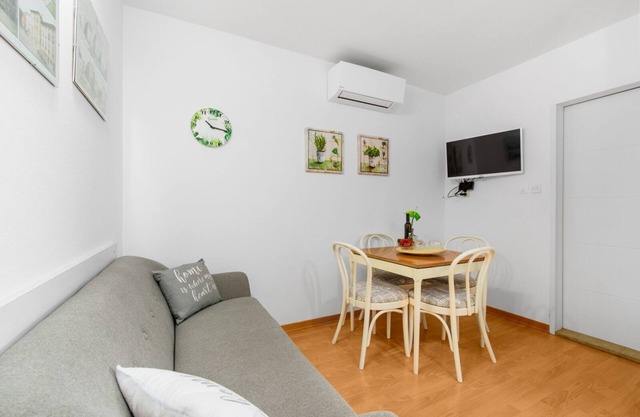 Casa de vacaciones en Poreč con Terraza, Acondicionador, WIFI, Lavadora (4928-11)
